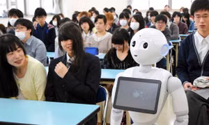 Trường học ở Nhật Bản sắm robot để xử lý tình trạng trốn học