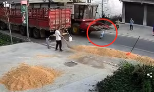 Cậu bé may mắn sống sót sau khi bị máy gặt đập cán qua người