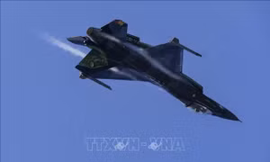Phi công F-16 Ukraine buộc phải 'đổi cách đánh' khác với giáo trình NATO