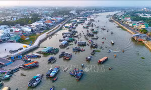 Truyền thông nước ngoài phản ánh bức tranh cuộc sống trên chợ nổi Cái Răng