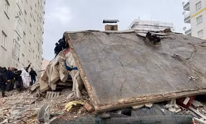 Cảnh tan hoang do động đất mạnh làm hàng nghìn người thương vong tại Thổ Nhĩ Kỳ, Syria