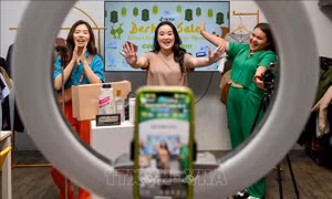 Học bổng dành cho sinh viên có nhiều người theo dõi trên mạng xã hội gây tranh cãi