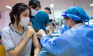 Chuyên gia nhận định về nguy cơ làn sóng COVID-19 mới ở Trung Quốc