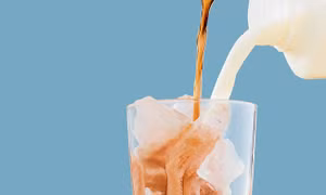 Châu Á có trà sữa, châu Âu đề xuất Coca-Cola sữa