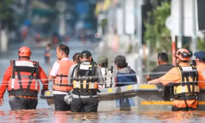 Nước sông Mekong đoạn chảy qua Thái Lan tràn bờ, gây ngập lụt nặng