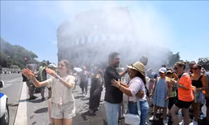 Thủ đô Italy cho người dân vào rạp phim, thư viện miễn phí để tránh nóng