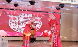 Truyền hình Trung Quốc bóc trần vụ gián điệp đội lốt thợ chụp ảnh cưới