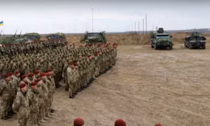Ukraine tập trận bắn đạn thật gần biên giới Belarus