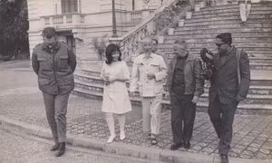 Vẻ đẹp bông hồng 5 thập kỷ Bác tặng nữ phiên dịch Cuba