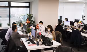 Người thất nghiệp Trung Quốc bỏ tiền thuê chỗ ngồi ở văn phòng giả