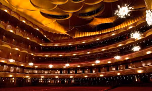 Bất cập âm thanh tại nhà hát Metropolitan Opera nổi tiếng ở Mỹ