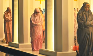 Người Hồi giáo bắt đầu bước vào tháng lễ Ramadan