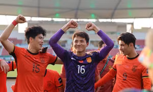 Thủ môn U23 Trung Quốc tiết lộ về 'đòn tâm lý' và mảnh giấy trên chai nước