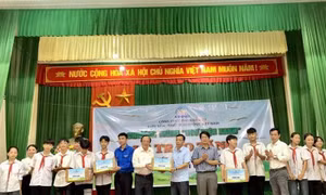 Công ty VEPIC mang ‘Thư viện xanh’ đến với các trường học