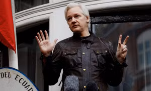 Tòa án Anh bác đề nghị dẫn độ 'cha đẻ WikiLeaks' sang Mỹ
