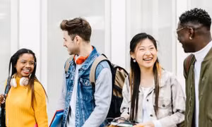 Sinh viên mới tốt nghiệp tại Mỹ tích cực tham gia vào các khóa học kỹ năng mềm 