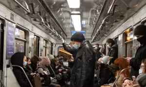 Người dân thủ đô Ukraine bình thản sống, không tin 'Nga tấn công'