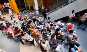Tờ báo hàng đầu Indonesia cảnh báo chính phủ chuẩn bị cho làn sóng dịch COVID-19 thứ ba