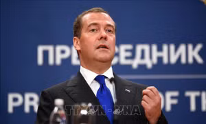 Ông Medvedev: ‘Tàu mẹ’ có thể mang hàng nghìn UAV sắp xuất hiện