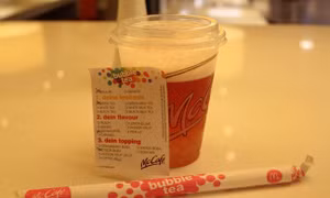 McDonald xin lỗi khách hàng ngộ độc vì trà sữa nhiễm chất tẩy rửa
