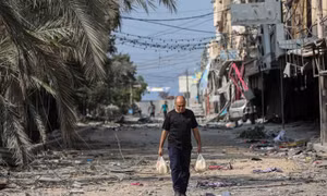 Cuộc sống tiếp diễn trong bom đạn tại Dải Gaza