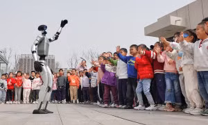 Viễn cảnh Mỹ-Trung bắt tay sản xuất robot hình người