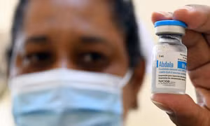 Cuba tự hào về 'chiến sĩ vaccine' bảo vệ tổ quốc trước COVID-19