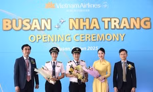 Vietnam Airlines khai trương đường bay thẳng Busan - Nha Trang