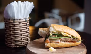 Báo Hong Kong coi bánh mì Việt Nam là một món ăn sáng ngon nhất châu Á