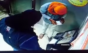 Nhóm trộm táo tợn định đánh nguyên cả cây ATM