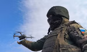 Binh sĩ Nga nhận phải kính điều khiển UAV chứa thuốc nổ