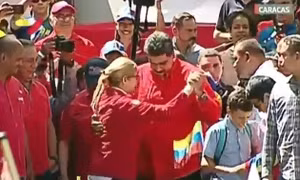 Tổng thống Venezuela Maduro hào hứng nhảy salsa khi tuần hành