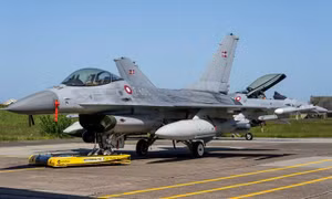 Mỹ ‘bật đèn xanh’ để hai quốc gia NATO cung cấp F-16 cho Ukraine