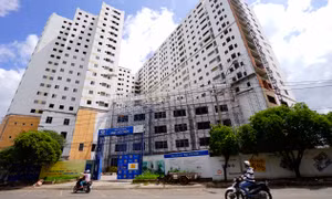 Người vay vốn ưu đãi mua nhà xã hội không lo cảnh 'đem con bỏ chợ'