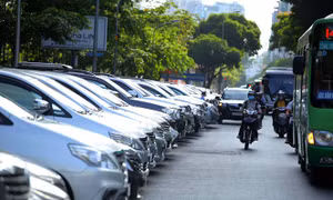 Hơn 700 xế hộp ra đường mỗi ngày, Việt Nam sắp bị 'ô tô hóa'