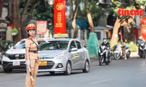 Giao thông Hà Nội thông suốt trong ngày khai giảng năm học mới 