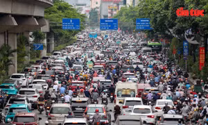 Giao thông Hà Nội ùn tắc ngày đầu làm việc sau kỳ nghỉ lễ