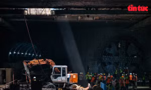 Metro Nhổn: Robot TBM 2 đã tiến vào ga S10