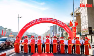 Thông xe đường Âu Cơ và Xuân Diệu chào mừng 70 năm Ngày Giải phóng Thủ đô Hà Nội
