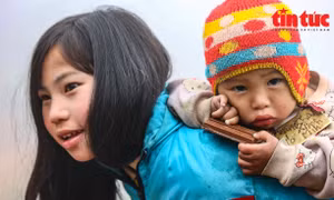 Nụ cười của các em nhỏ vùng cao trong những ngày giá rét