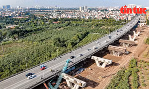 Hối hả trên công trường cầu Vĩnh Tuy 2 những ngày giáp Tết Nguyên đán 