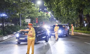Đề xuất giao quyền sử dụng vũ và truy đuổi cho lực lượng Cảnh sát giao thông
