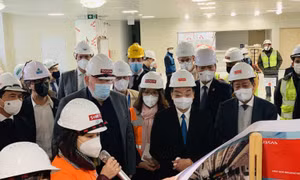 Phó Chủ tịch điều hành Ủy ban Châu Âu thăm tuyến Metro số 3 Hà Nội
