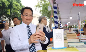 Phát động không dùng tiền mặt tại Hà Nội