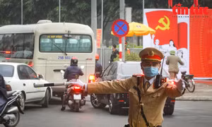 Giao thông Thủ đô được đảm bảo an toàn trong ngày đầu Đại hội XIII của Đảng