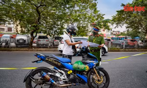 Hà Nội lập thêm 6 tổ '141 đặc biệt', người ra đường vẫn đông