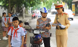 Đảm bảo an toàn cho học sinh vùng lũ tới trường dịp khai giảng năm học mới