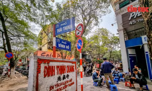 Hà Nội: Hàng quán, xe cộ 'bức tử' khu tập thể dục ngoài trời