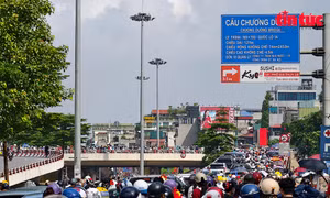 Giao thông Hà Nội ùn tắc cục bộ sau Đại lễ A80