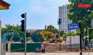Hà Nội phá tòa nhà Pháp cũ để mở rộng đường Hùng Vương